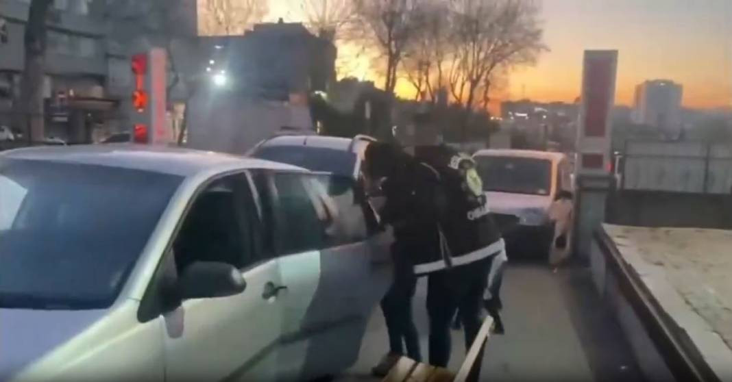 İstanbul’un 5 ilçesinde ‘Mahzen-33’ operasyonu: 16 gözaltı - Resim: 5